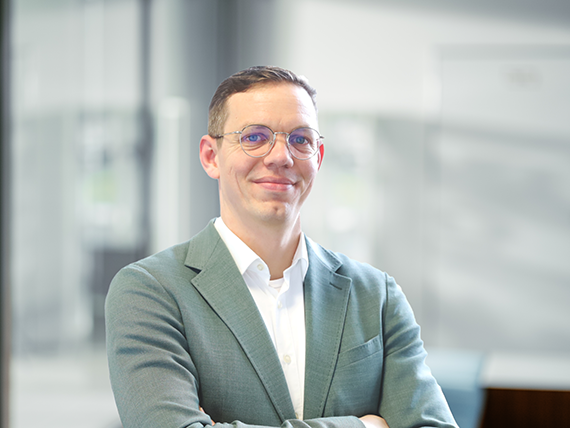 Fine-Tuning eines Open-Source-LLMs mit Insurance-Daten